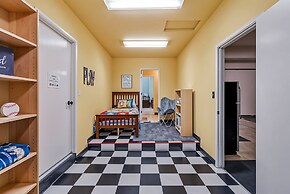 Heavenly Hilltop - 3-Level Home with Game Room by Yosemite Region Reso