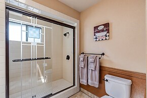 Heavenly Hilltop - 3-Level Home with Game Room by Yosemite Region Reso