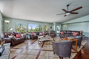 Heavenly Hilltop - 3-Level Home with Game Room by Yosemite Region Reso