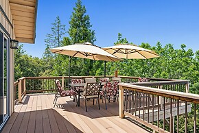 Heavenly Hilltop - 3-Level Home with Game Room by Yosemite Region Reso