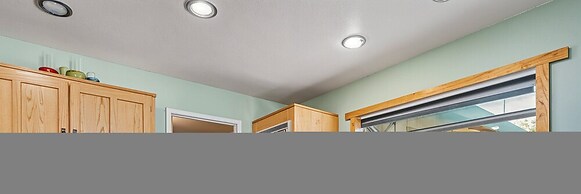 Heavenly Hilltop - 3-Level Home with Game Room by Yosemite Region Reso