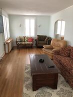 Bay View Bungalow By The Pier 4 Bedroom Home by RedAwning