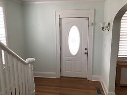 Bay View Bungalow By The Pier 4 Bedroom Home by RedAwning