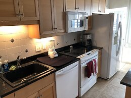 Bay View Bungalow By The Pier 4 Bedroom Home by RedAwning