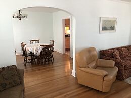 Bay View Bungalow By The Pier 4 Bedroom Home by RedAwning