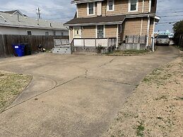 Bay View Bungalow By The Pier 4 Bedroom Home by RedAwning