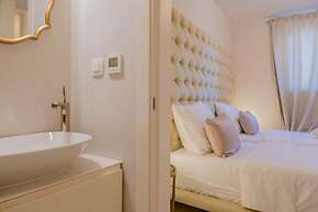 Levelup Apartment Split