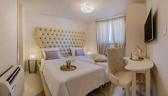 Levelup Apartment Split