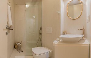 Levelup Apartment Split