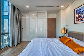 DongDong Skyview APT in Landmark81 Tower