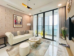 DongDong Skyview APT in Landmark81 Tower