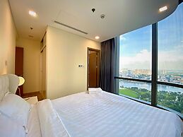 DongDong Skyview APT in Landmark81 Tower