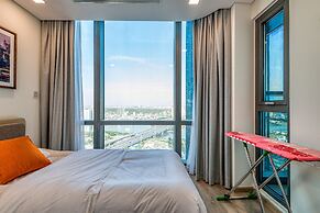 DongDong Skyview APT in Landmark81 Tower