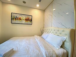 DongDong Skyview APT in Landmark81 Tower