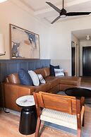 The Louis Hotel