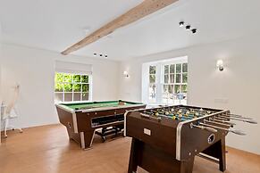 The Manor at Minstrel Court