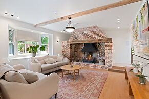 The Manor at Minstrel Court