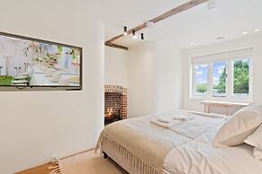 The Manor at Minstrel Court