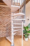 The Manor at Minstrel Court