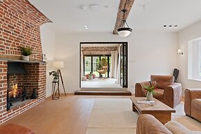 The Manor at Minstrel Court