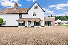 The Manor at Minstrel Court