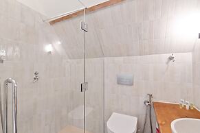 The Manor at Minstrel Court