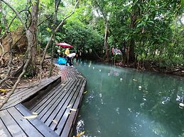 Bansabai pool villa guesthouse