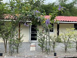 Bansabai pool villa guesthouse