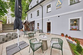 Hotel AURI