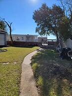 The Boat House - Water Front, Wifi, Pet Friendly 1 Bedroom Home by Red