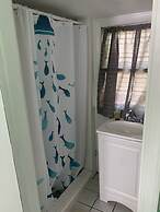 The Boat House - Water Front, Wifi, Pet Friendly 1 Bedroom Home by Red