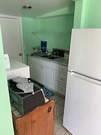 The Boat House - Water Front, Wifi, Pet Friendly 1 Bedroom Home by Red