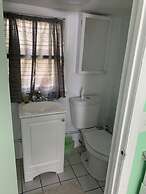 The Boat House - Water Front, Wifi, Pet Friendly 1 Bedroom Home by Red