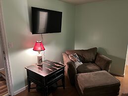 Boat House Ground Floor #2 - 1 Br Waterfront, Wifi 1 Bedroom Apts by R