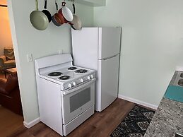 Boat House Ground Floor #2 - 1 Br Waterfront, Wifi 1 Bedroom Apts by R