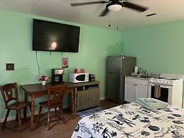 Boat House Studio - Water Front Pets Wifi Smart Tv Apts by RedAwning