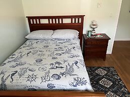 Boat House Apt. #3 - 2 Br, Water Front, Wifi, Pets 2 Bedroom Apts by R