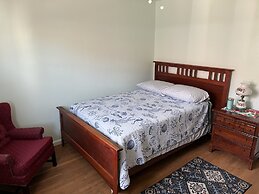 Boat House Apt. #3 - 2 Br, Water Front, Wifi, Pets 2 Bedroom Apts by R