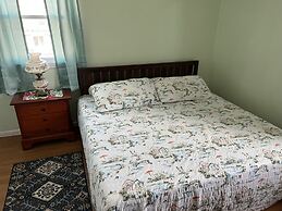 Boat House Apt. #3 - 2 Br, Water Front, Wifi, Pets 2 Bedroom Apts by R