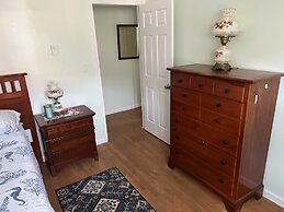 Boat House Apt. #3 - 2 Br, Water Front, Wifi, Pets 2 Bedroom Apts by R