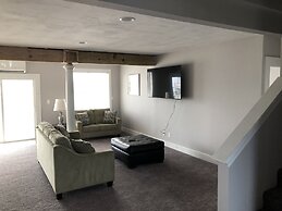 Mariners Cove 4 Bedroom Cottage by RedAwning