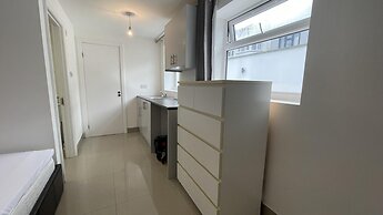 Immaculate 1-bed Studio in London