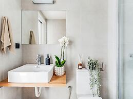 Sanders Port - Vibrant Studio Near Piraeus Port