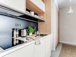 Sanders Port - Vibrant Studio Near Piraeus Port