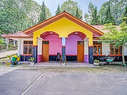 OYO 92240 Taman Wisata Iman Ii Near Taman Wisata Iman Sitinjo
