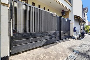 OYO Life 91893 Kost Jeje Syariah