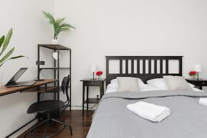 Bright Warsaw Apartment by Renters