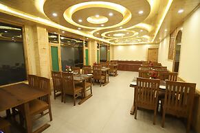 Golden Wood Manali By Rosetum