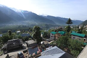 Golden Wood Manali By Rosetum