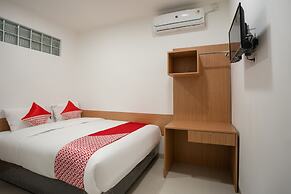 Super OYO 3209 Hegarbudhi Residence